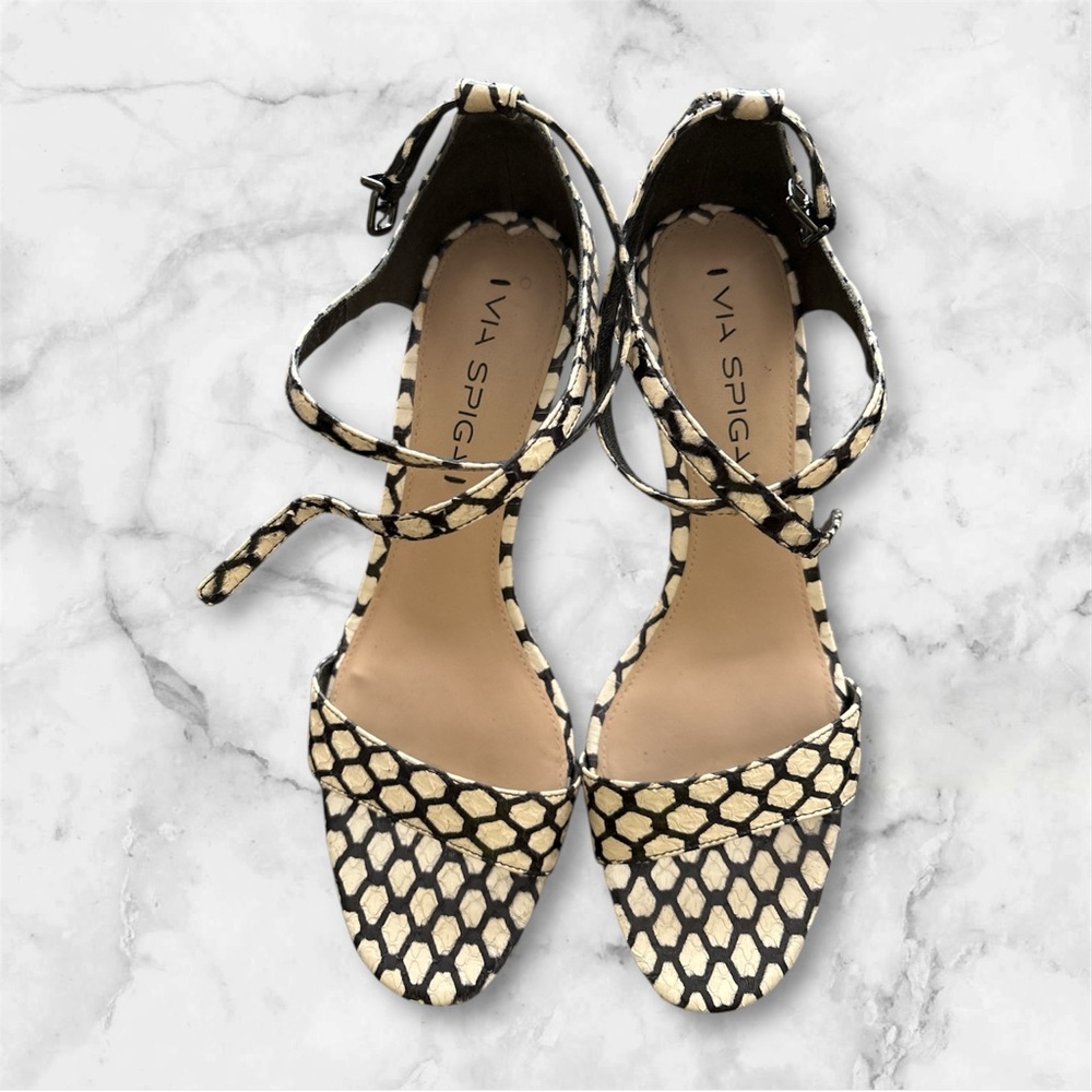 Via Spiga Women's Black and Cream Patterned Heels
